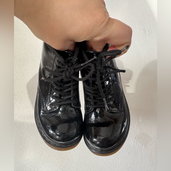 Girls 8C Dr. Martens Boots - Picture 2 of 6